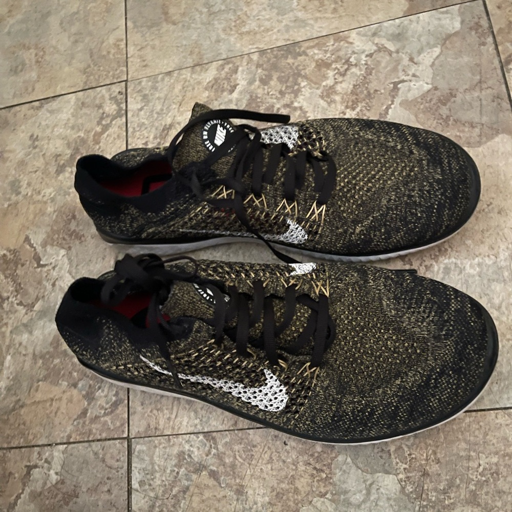 Nike running shoes Flyknit
